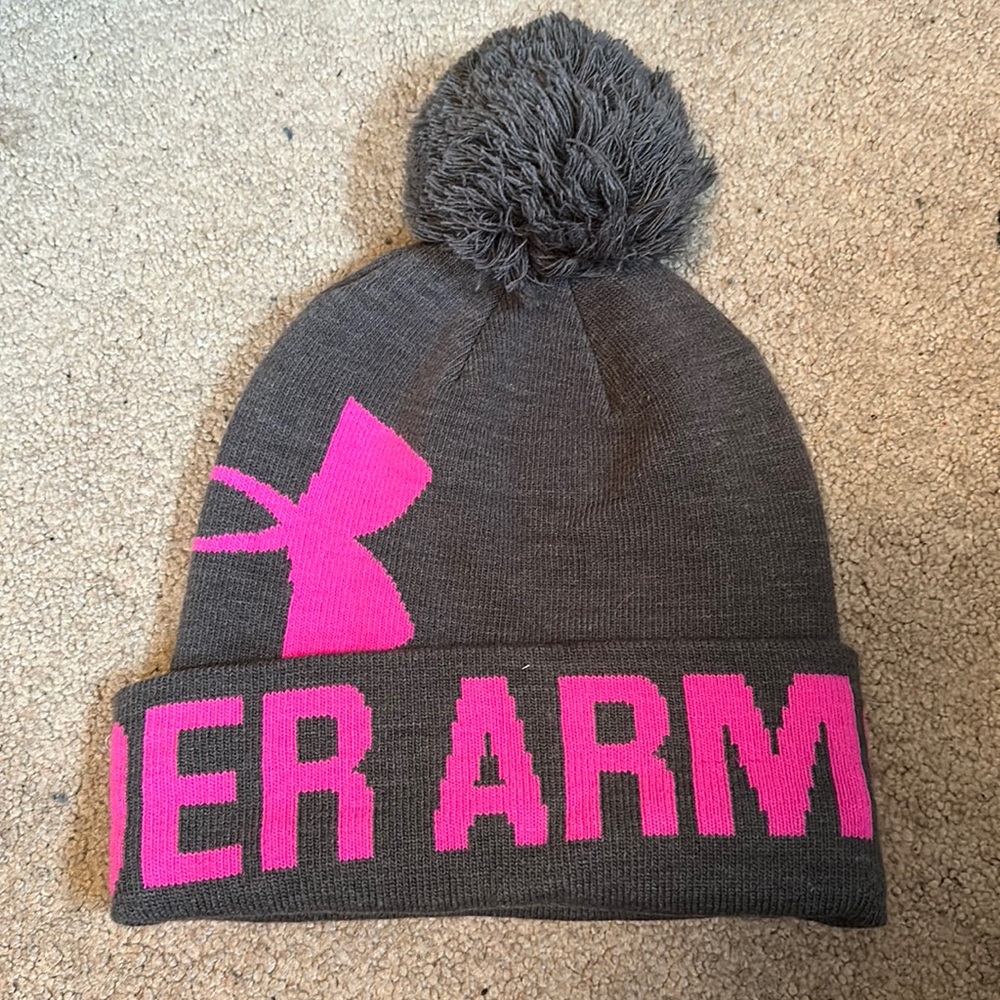 Under Armour Pom Pom hat